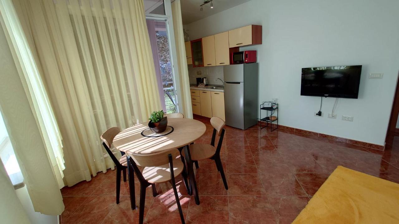 Apartments Lola Rovinj Exterior foto