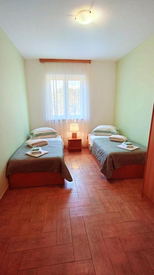 Apartments Lola Rovinj Exterior foto